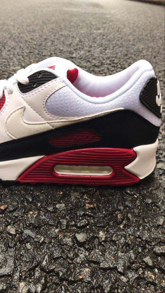 Où trouver les dernières chaussures Nike Air Max 90 pour homme à 16ème ? - Lacet Rouge