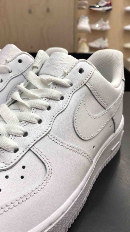 Acheter des Air Force 1 Blanche dans un magasin à Paris 16
