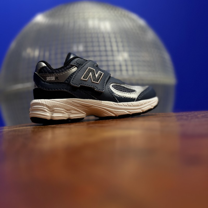 Où acheter des baskets New Balance pour filles et garçons sur Paris 16 ?