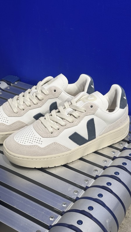 Où trouver des V90 leather de Veja sur Paris 16 ?