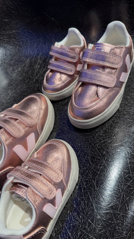 Où acheter des veja v12 pour enfant à Paris 16 ?