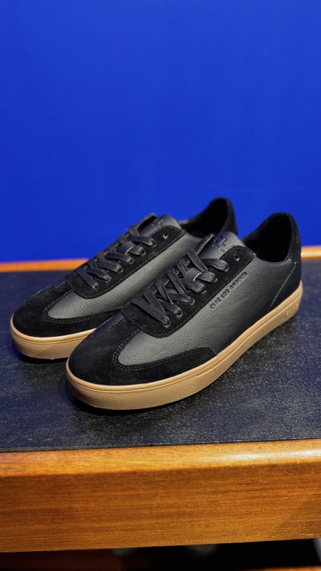 Où trouver des baskets en cuir de qualité Clae dans le 16e ?