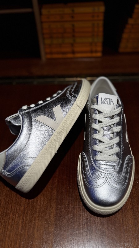 Où acheter des baskets Veja à Paris 75016