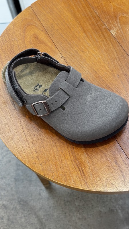 Où trouver des Birkenstock enfant  à Paris 16e ?