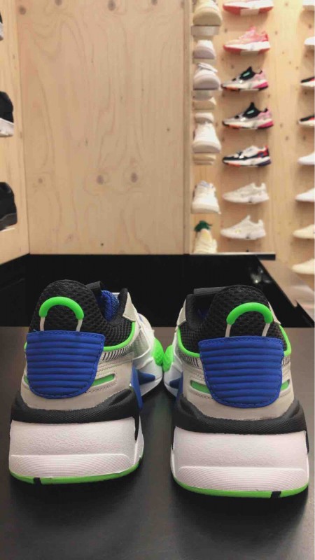 Puma RSX TOYS magasin de sneakers à Paris, 16 ème