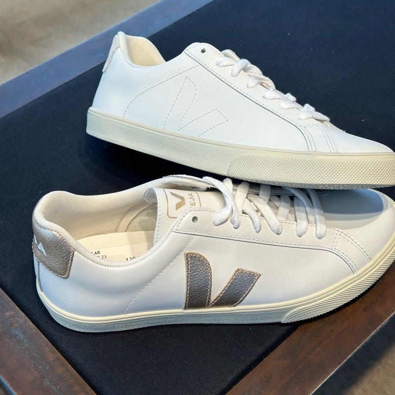 Où acheter des chaussures Veja Modèle Esplar à Paris 16ème ?