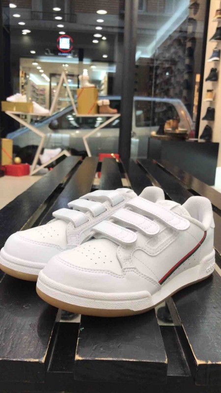 Où trouver des chaussures à scratch pour enfants, Paris 16?