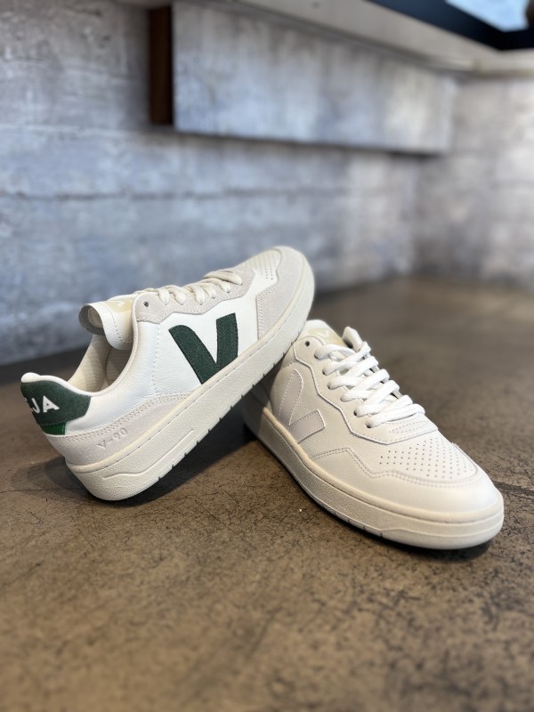 Où acheter des baskets Veja V90, Paris 16ème