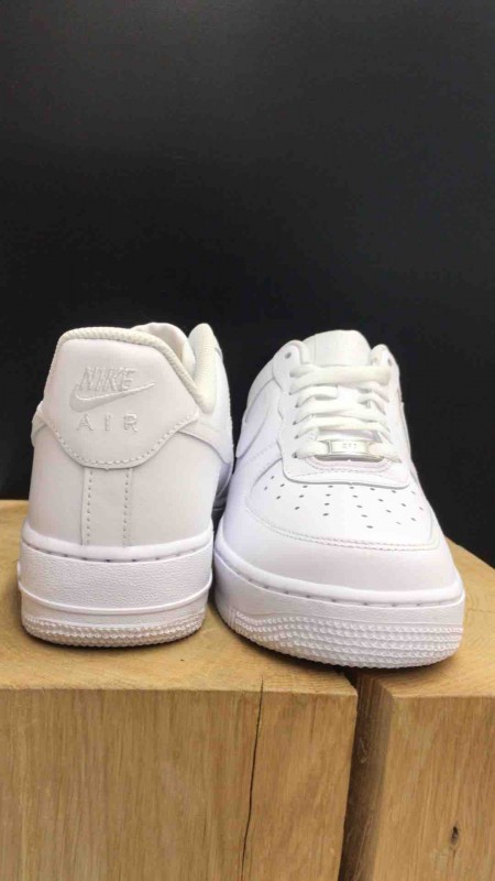 Acheter des Air Force 1 Blanche dans un magasin à Paris 16
