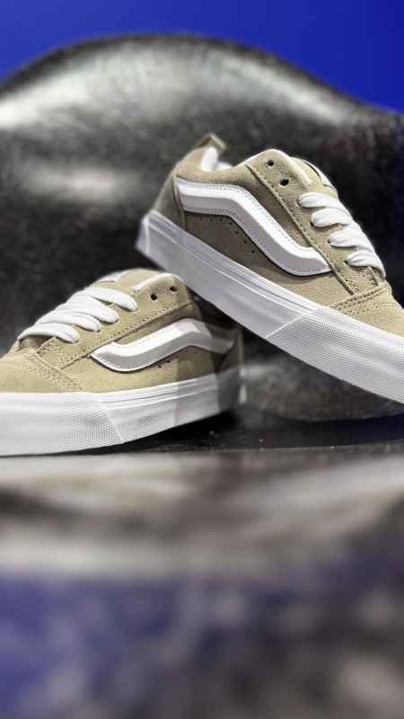 Où trouver des vans pour femme à Paris 16 ?