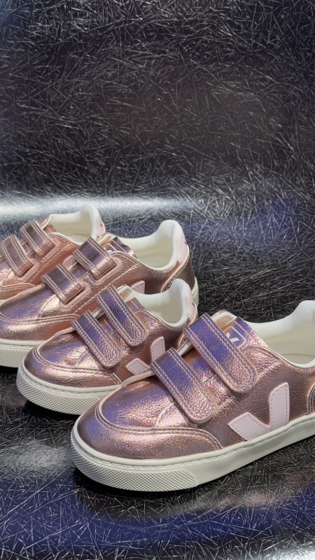 Où acheter des veja v12 pour enfant à Paris 16 ?