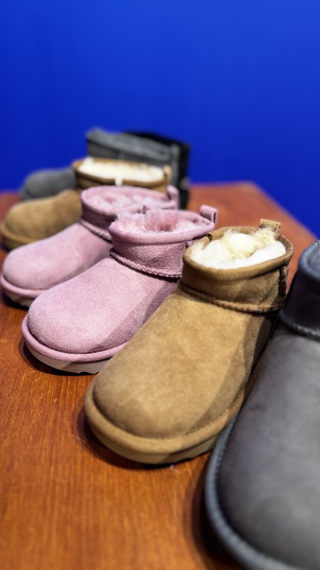 Où trouver des UGG Classic Ultra Mini pour enfants à Paris 16 ?