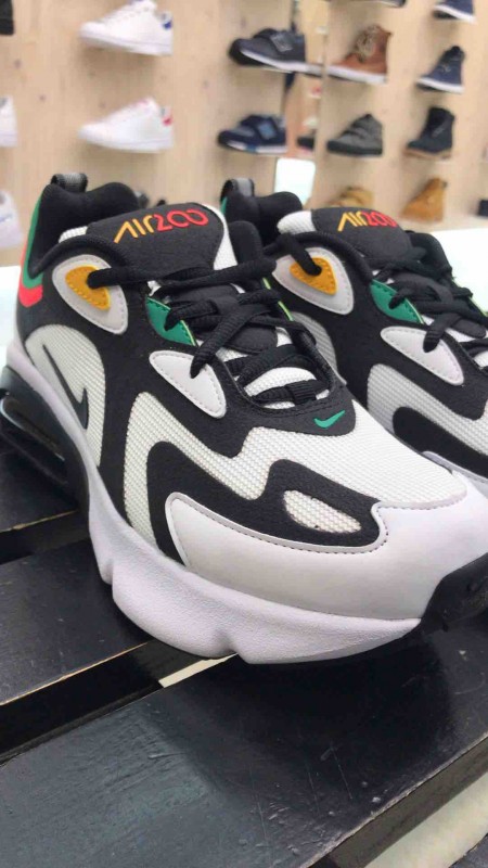 Où trouver des baskets Air Max 200 pour enfants à Paris 16 ?