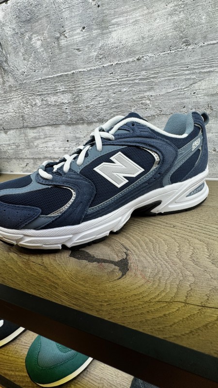 Où trouver des baskets MR530 pour homme à Paris 16 ?