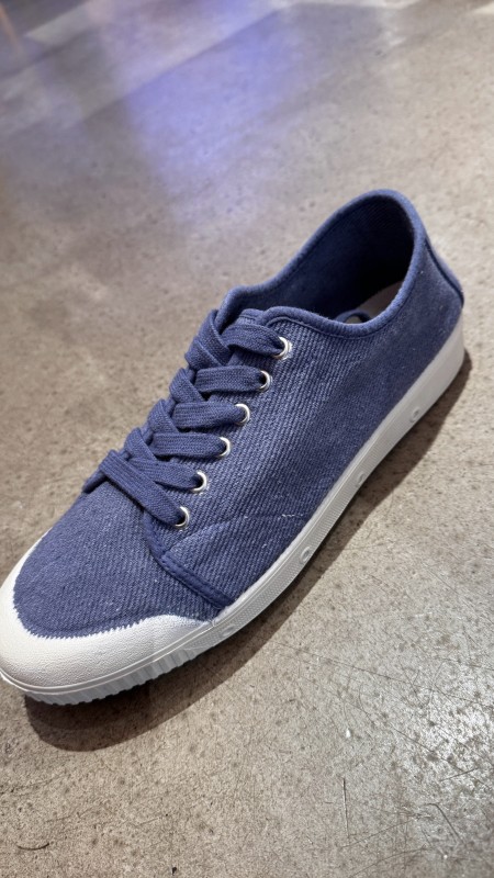 Où trouver des baskets en toile de qualité dans le 16e ?