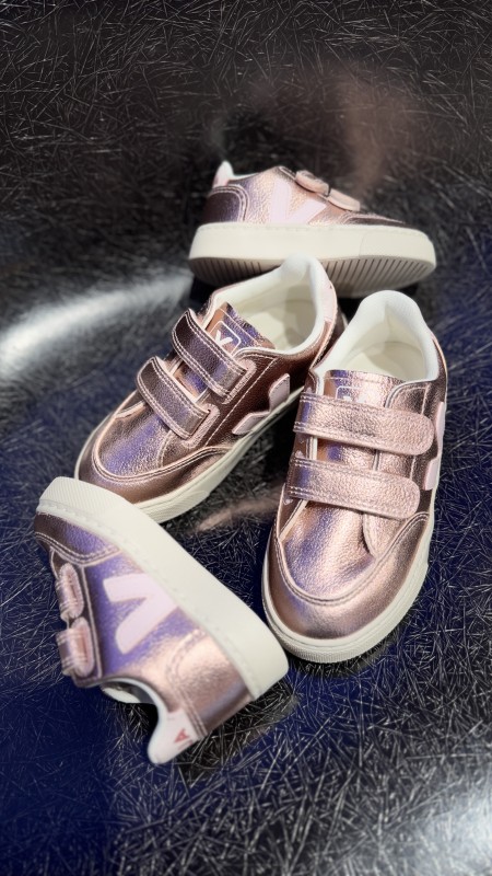 Où acheter des veja v12 pour enfant à Paris 16 ?