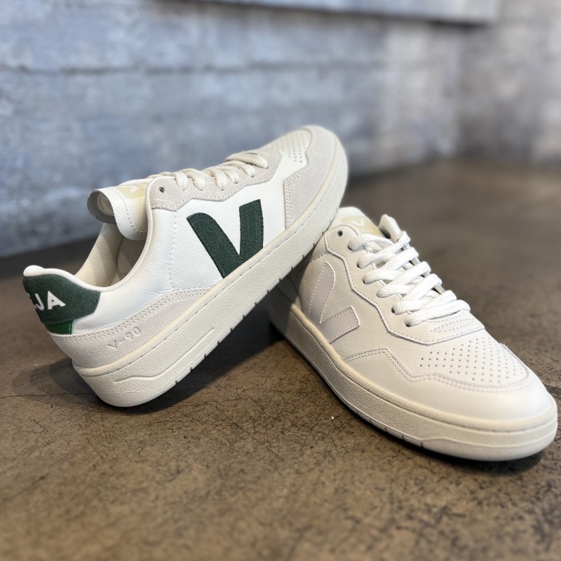 Découvrez les Veja V-90 : Des baskets écoresponsables au design sportif et élégant