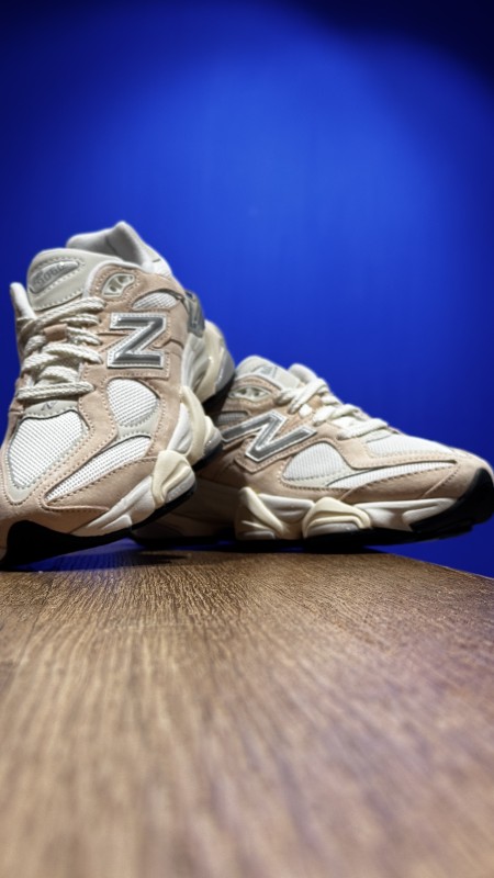 Où acheter des sneakers New Balance U9060 femme à Paris 16 ?