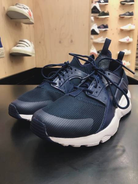 Où trouver des baskets Nike Huarache à Paris 16ème arrondissement ?