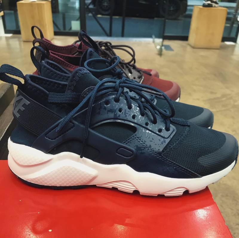 Où trouver des baskets Nike Huarache à Paris 16ème arrondissement ?