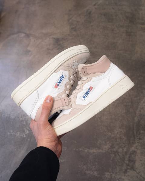 Où acheter des baskets Autry Medalist Mid dans le 16e à Paris ?