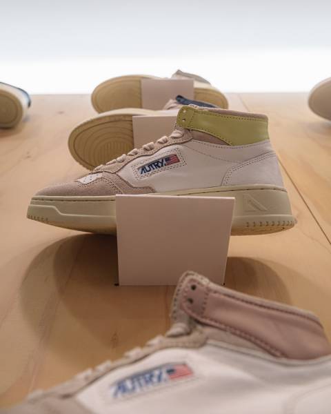 Où acheter des baskets Autry Medalist Mid dans le 16e à Paris ?