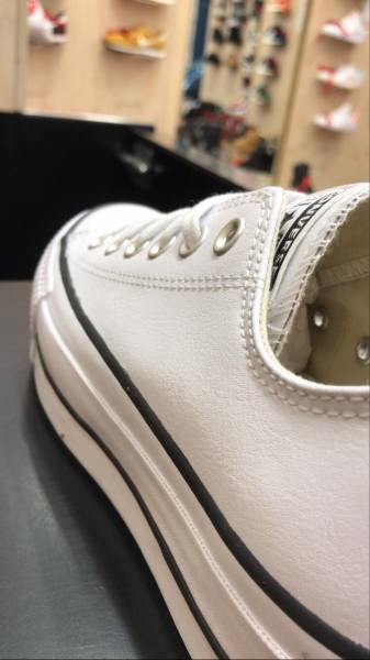 Converse en cuir avec semelle plateforme pour femme à Paris 75016
