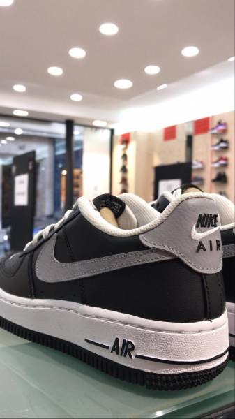 Vente de baskets Nike Air Force 1 pour enfant à Paris 16ème
