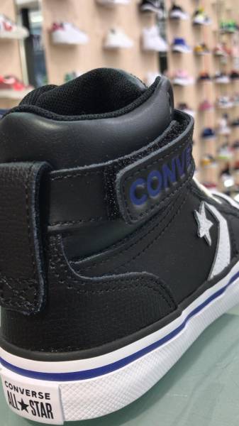 Chaussures Converse à scratch pour enfant à Paris 16ème