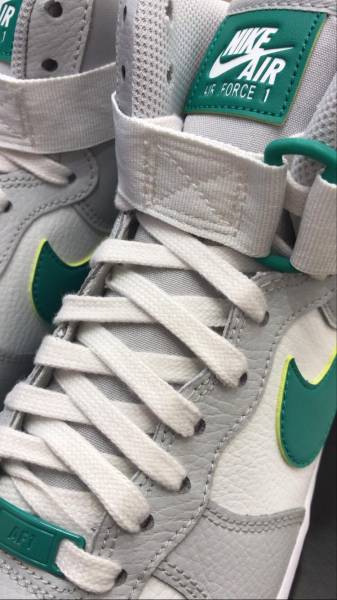 Baskets Nike Air Force 1 montantes pour femme Paris 16ème