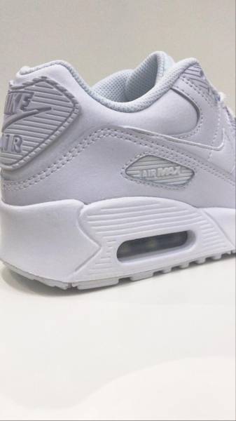 Vente de chaussures Nike Air Max 90 pour enfant à Paris 16ème