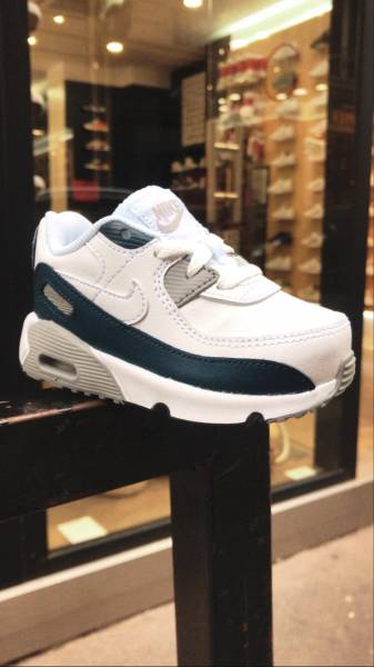 Nike Air Max 90 pour enfant à Paris 16ème