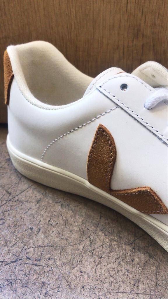Sneaker Veja Esplar Leather pour femme Paris 16ème