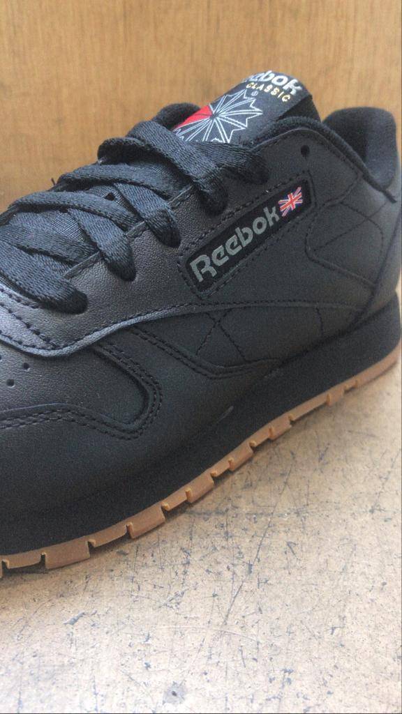 Vente de Reebok « Classic Leather » pour femme à Paris 75