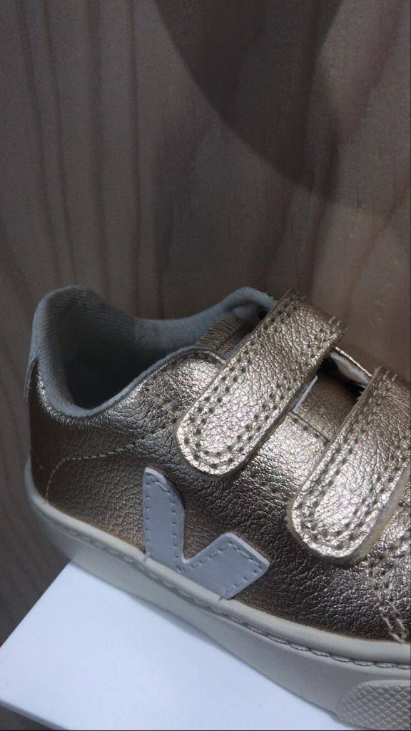 Chaussures bébé Veja à scratch, Paris 75016
