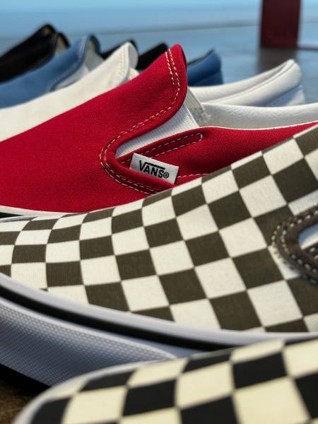 Essayer des chaussures Van Slip-On ou Van Old Skool à Paris 16ème