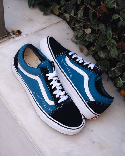 Essayer des chaussures Van Slip-On ou Van Old Skool à Paris 16ème