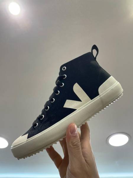 Acheter des baskets montantes pour femme Veja à Paris 75