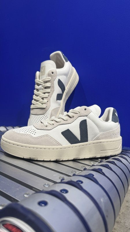 Où trouver des V90 leather de Veja sur Paris 16 ?