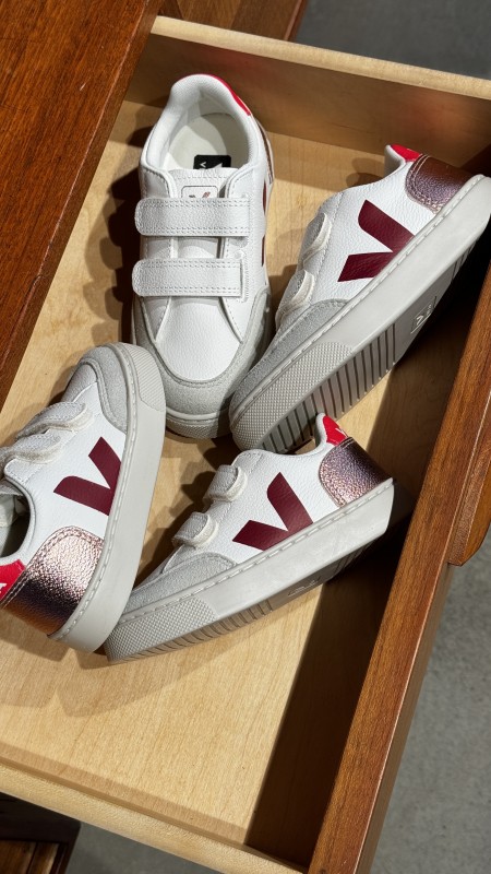 Où acheter des baskets bébé Veja à scratch, Paris 75016