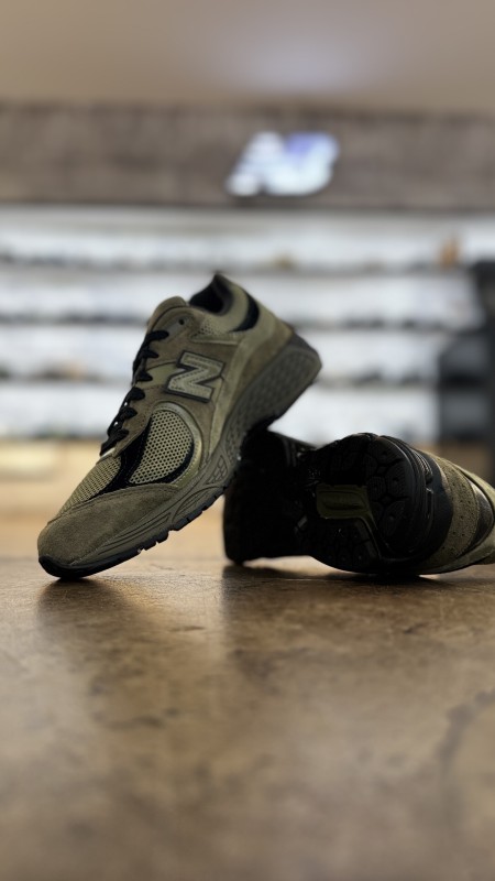 Où trouver des new balance 2002R à Paris 16 ?