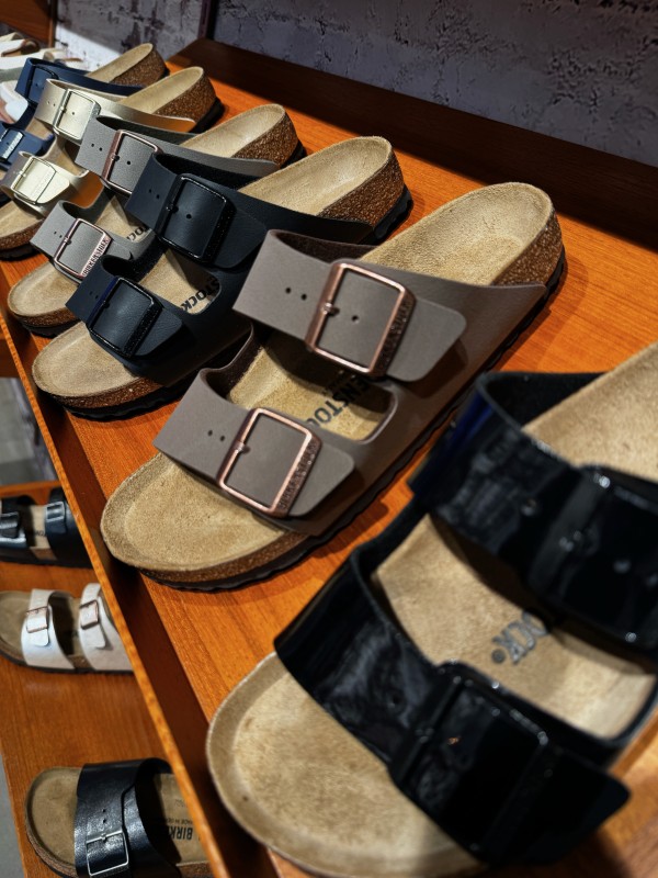 Où trouver des birkenstock arizona pour femme à Paris 16