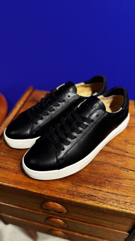 Où trouver des baskets en cuir de qualité Clae dans le 16e ?