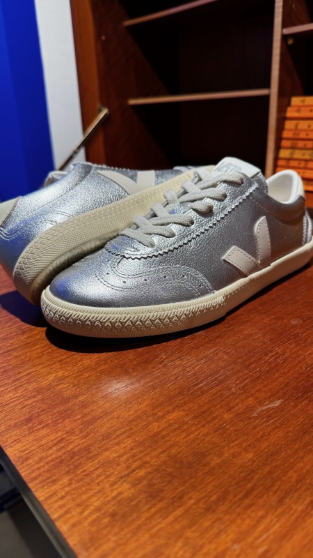 Où acheter des baskets Veja à Paris 75016