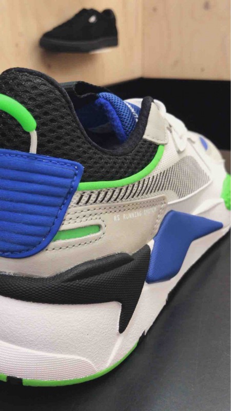 Puma RSX TOYS magasin de sneakers à Paris, 16 ème