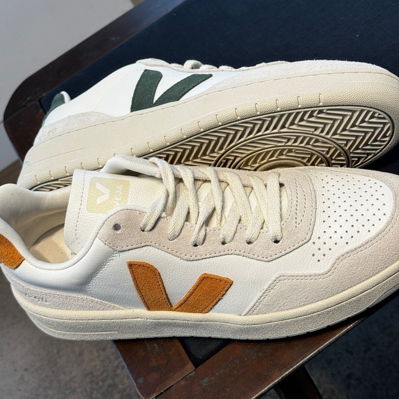 Découvrez les Veja V-90 : Des baskets écoresponsables au design sportif et élégant