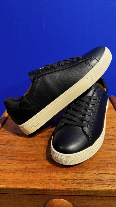 Où trouver des baskets en cuir de qualité Clae dans le 16e ?