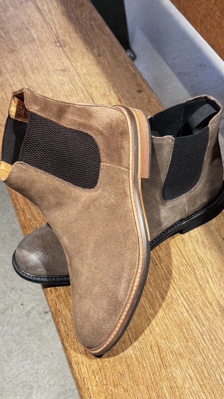 Où trouver des bottines tendance dans le 16e arrondissement de Paris ?