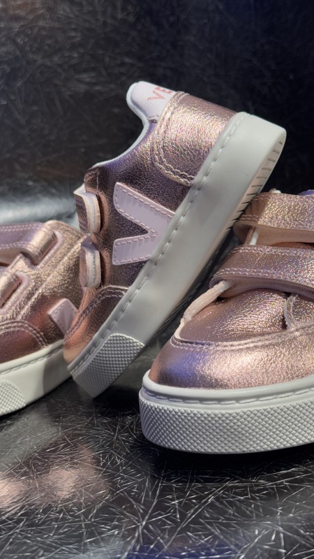 Où acheter des veja v12 pour enfant à Paris 16 ?