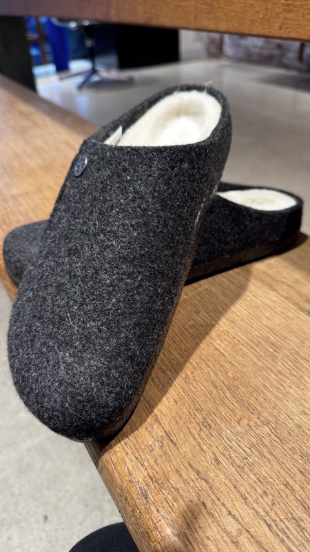 où trouver des pantoufles birkenstock pour les hommes à Paris 16 ?